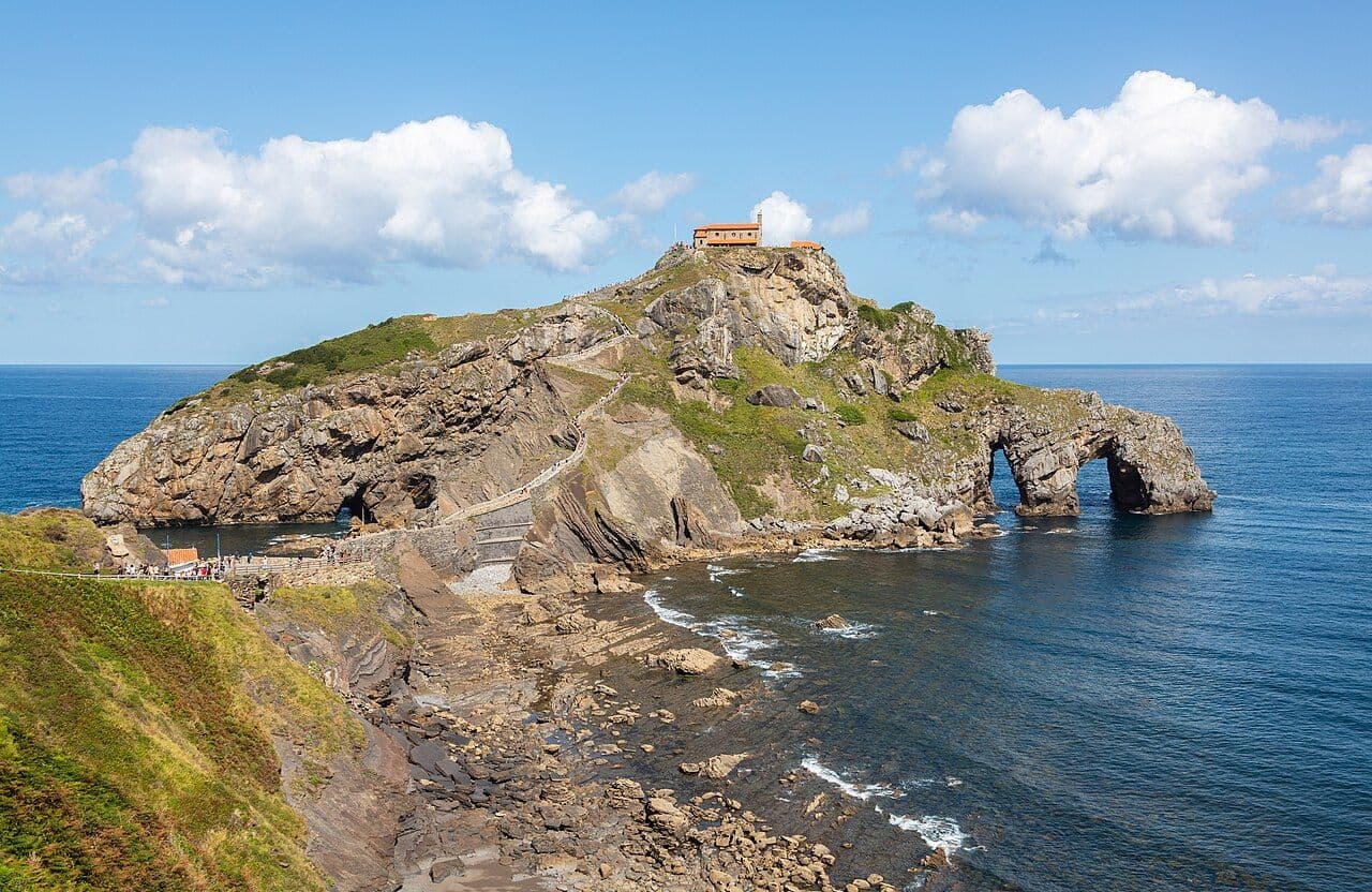 Viatge de fi de curs de multiaventura al País Basc — Sant Joan de Gaztelugatxe